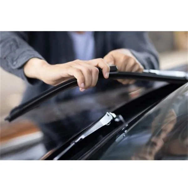 Cómo Saber Qué Tipo de Escobillas Limpiaparabrisas Necesita Tu Coche: Guía de Taller Bali y Sabil en Albacete